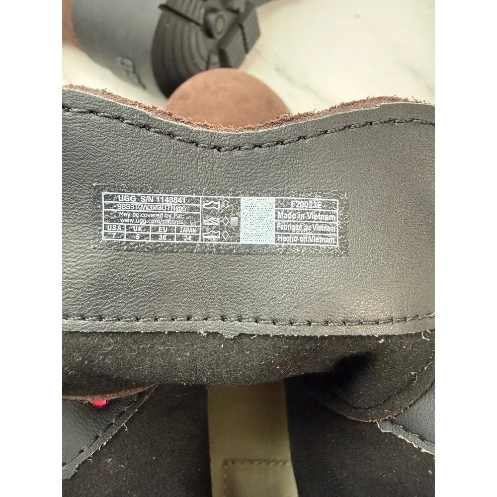 UGG brisbane leather